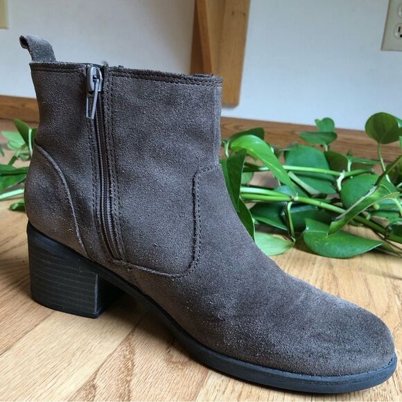 Clarks Nevella Bell Ankle Boot Suede Taupe Brown 7 - Picture 7 of 8